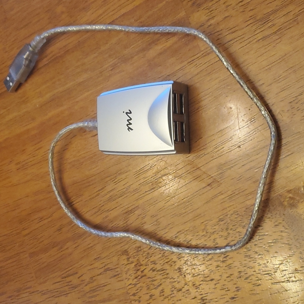 Silver 4 Port USB Hub